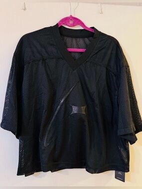 NWT Sumwon Varsity Black Embossed Cropped Top Sz S